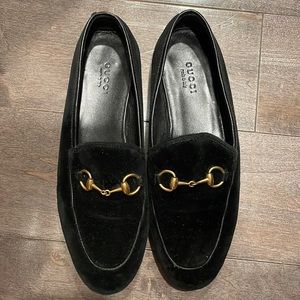 black velvet loafers used a few times!! But still in good conditions. !!!